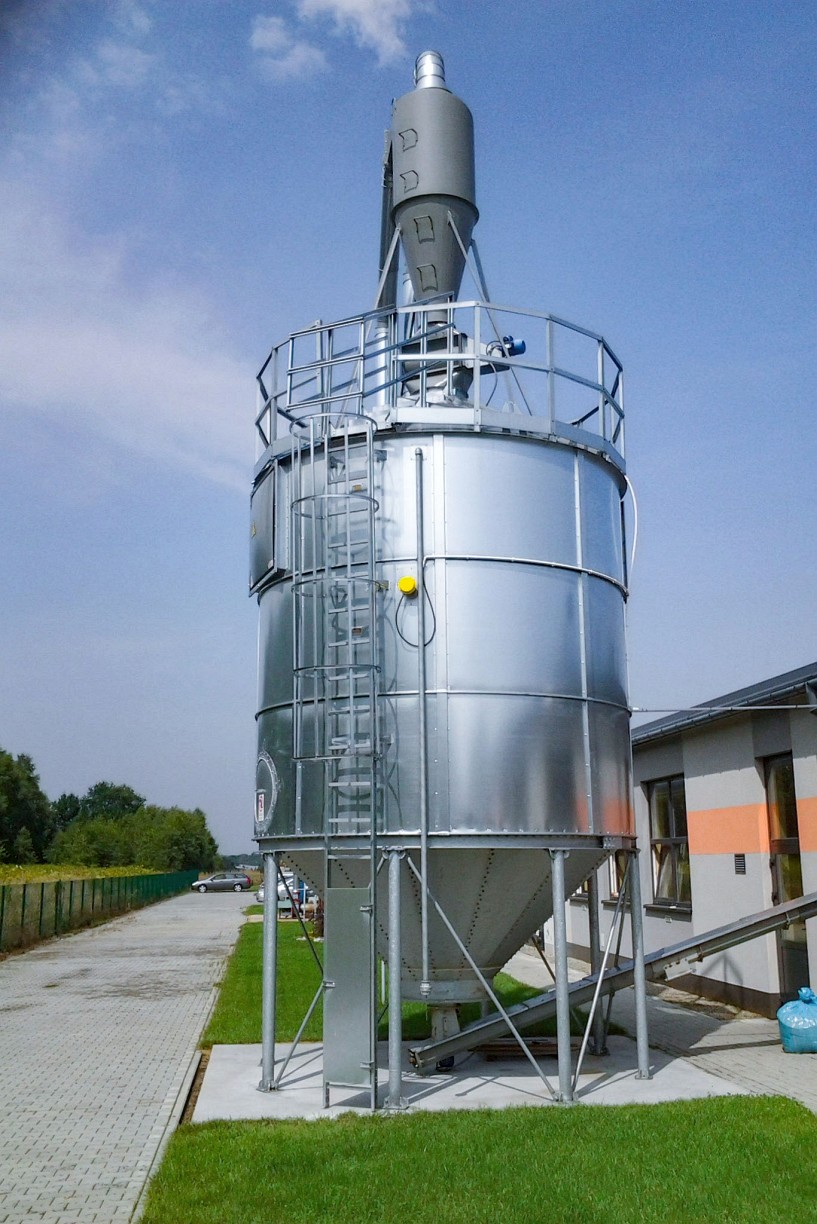 Biomassi ja saepuru silod